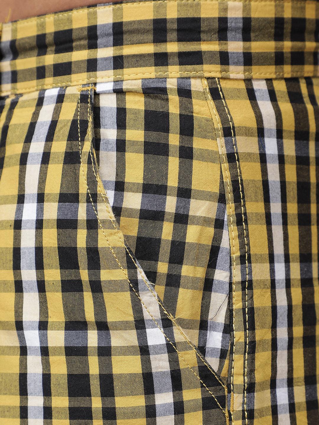 Sporto Men's Checkered Cotton Capri Shorts